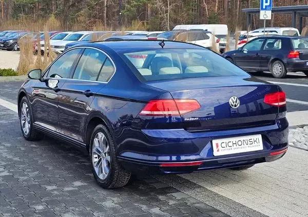 Volkswagen Passat cena 54900 przebieg: 189742, rok produkcji 2018 z Krzanowice małe 781